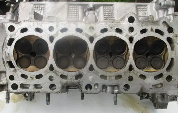 Toyota Yaris Engine head MPN
