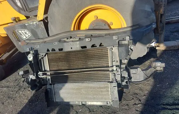 Mercedes-Benz Sprinter W906 Radiator support slam panel 