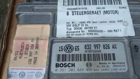 Volkswagen Golf III Engine control unit/module 032997026AX