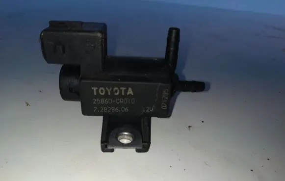 Lexus IS 220D-250-350 Vacuum valve 258600R010