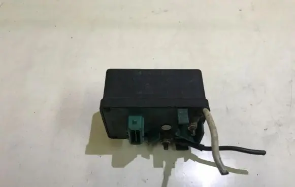 Citroen Xsara Glow plug pre-heat relay 9630912580
