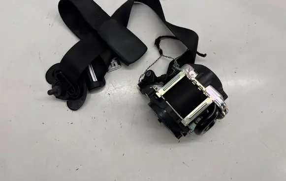 BMW X1 F48 F49 Front seatbelt 7428112 72117428112