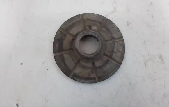 Volkswagen PASSAT B5 Front coil spring rubber mount 90538496