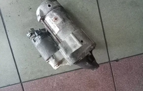 Toyota Yaris Starter motor 281000J020 MS2280009540