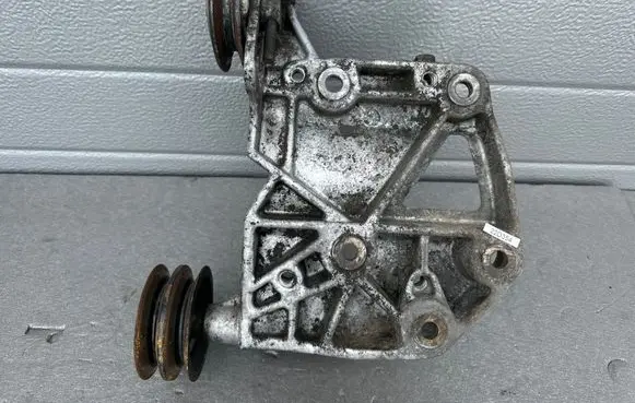 Nissan King Cab, Navara Generator/alternator bracket 11910VK500 11927AD201
