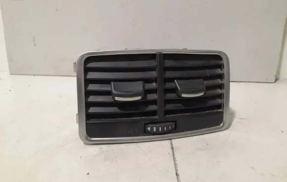 Audi A6 S6 C6 4F Rear air vent grill 4F0819203