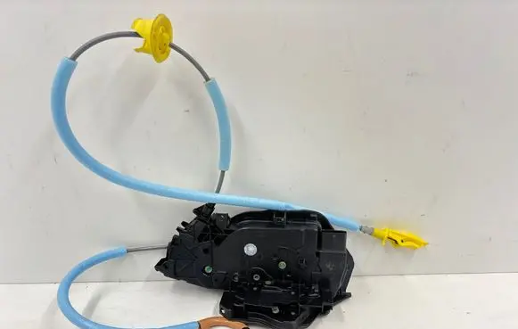 BMW M4 G82 G83 Front door lock A071875 17756710 7956135