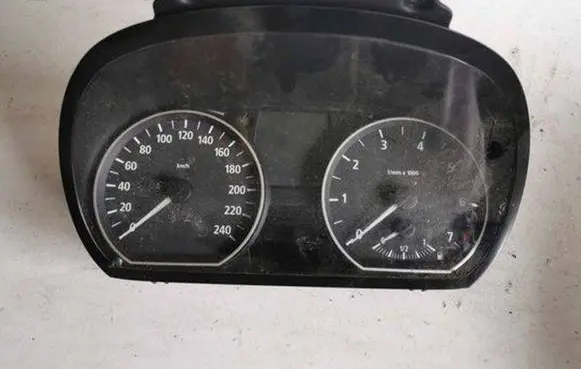 BMW 1 E81 E87 Speedometer (instrument cluster) 102493251