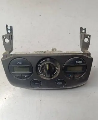 Nissan Primera Climate control unit 275109F600