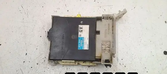 Toyota Yaris Engine control unit/module 892210D400