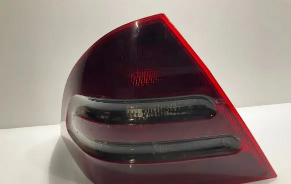 Mercedes-Benz C W203 Rear/tail lights 2038200164 3311674011 A2038200164