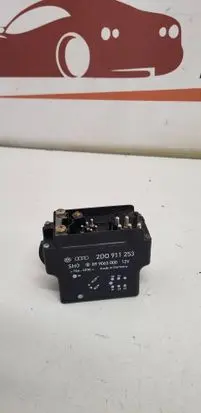 Volkswagen II LT Glow plug pre-heat relay 2D0911253 899063000