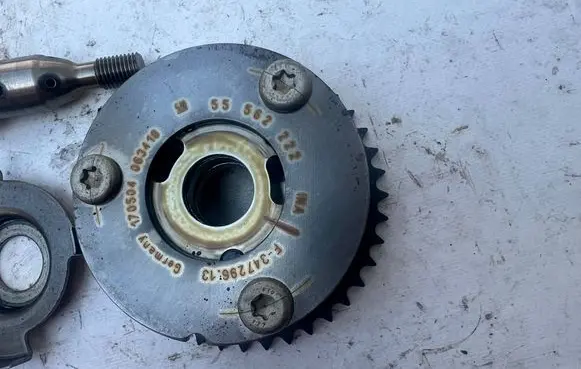 Opel Astra J Timing chain sprocket 55562222