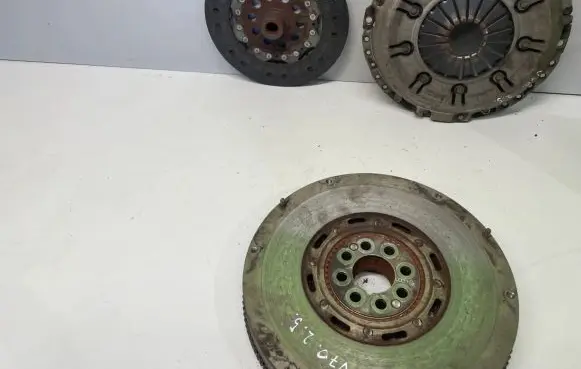 Volvo V70 Clutch set kit 074141117 074141031T