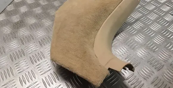 Foot area side trim