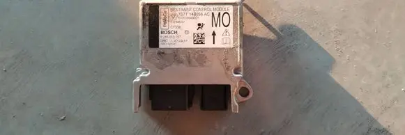 Ford Mondeo MK IV Airbag control unit/module 0285010157