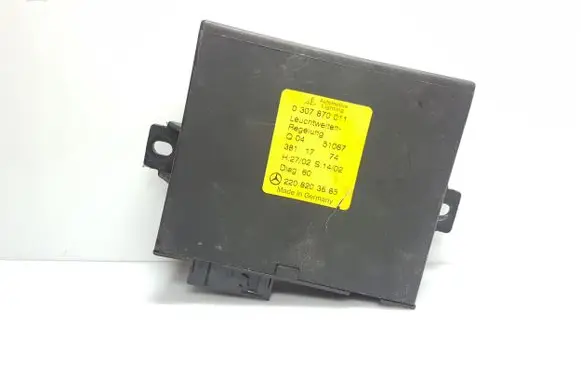 Mercedes-Benz S W220 Light module LCM 2208203685