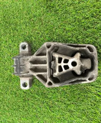 Mercedes-Benz B W246 W242 Engine mount bracket A2462401209