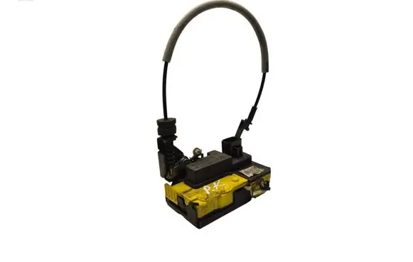 Volvo V70 Front door lock 30699747