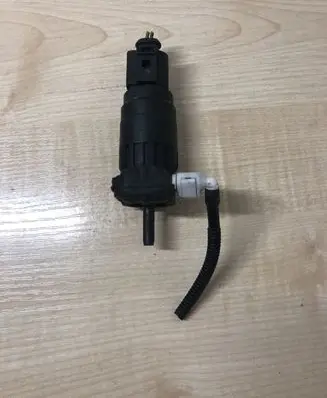 Volkswagen Golf V Windscreen/windshield washer pump 1K6955651