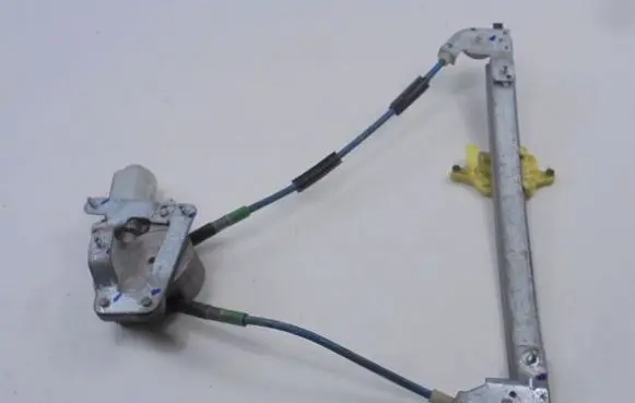 Citroen Xsara Picasso Rear door window regulator with motor 9637090880