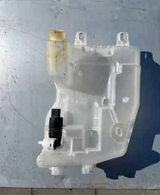 BMW 1 F40 Windshield washer fluid reservoir/tank 7453970