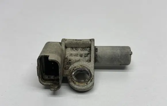 Volvo V50 Camshaft position sensor 9681135980