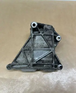 Volkswagen Transporter - Caravelle T5 Generator/alternator bracket 070903143C
