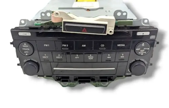 Radio/CD/DVD/GPS head unit