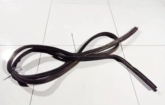 Rubber seal rear door