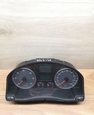 Volkswagen Golf V Speedometer (instrument cluster) 1K0920864BX