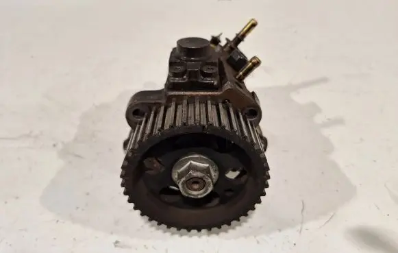Fiat Croma Fuel injection high pressure pump 0445010185