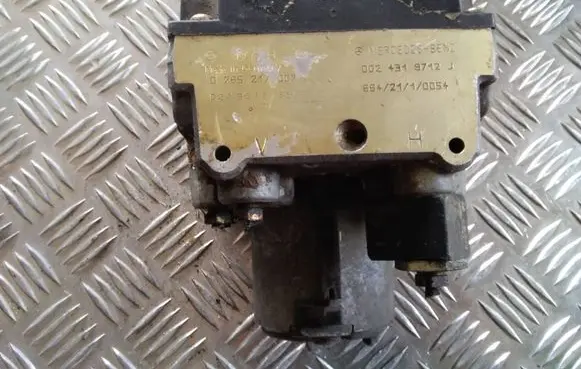 Mercedes-Benz E W210 ABS Pump 265217007 0024319712J