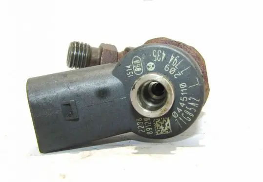 BMW 5 E60 E61 Fuel injector 0445110209