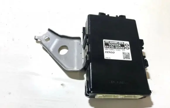 Toyota Avensis T270 Other control units/modules 8969005040 89690-05040