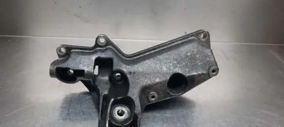 BMW 5 E60 E61 Engine mounting bracket
