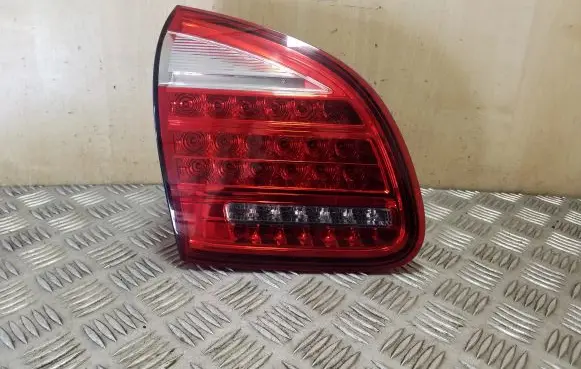 Porsche Cayenne (92A) Tailgate rear/tail lights 7P5945093M
