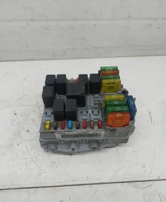 Iveco Daily 4th gen Fuse module 69501171 20060828 D10981
