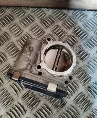 Mercedes-Benz CLA C117 X117 W117 Throttle valve A2701410025