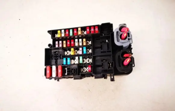 Renault Megane III Fuse box set 18013301 1801330-1