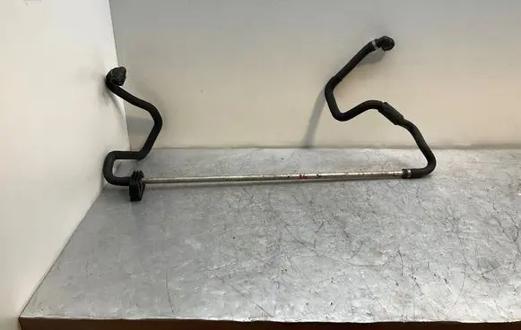 Engine coolant pipe/hose