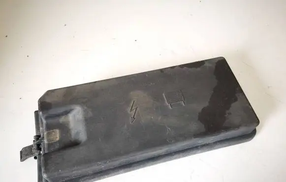 Mercedes-Benz R W251 Fuse box cover 1645400182