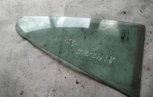 Rear vent window glass