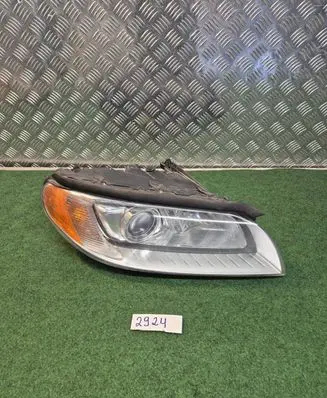 Volvo XC70 Headlight/headlamp 31353533
