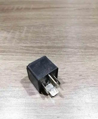 Volkswagen Golf IV Other relay 7M0951253A 95VW10K705CA