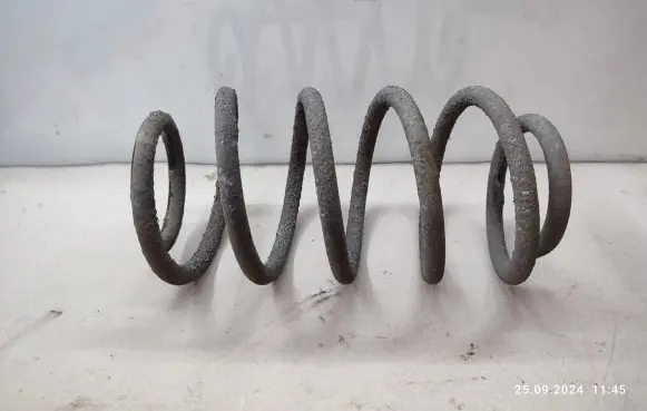 Jeep Grand Cherokee (WK) Rear coil spring