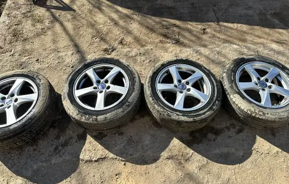Volvo V60 R16 alloy rim 