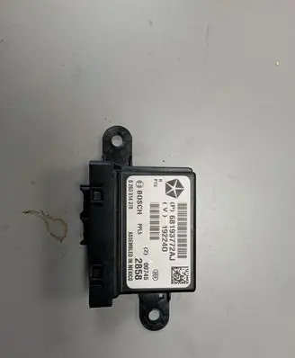 Chrysler Pacifica Parking PDC control unit/module 68193772AJ