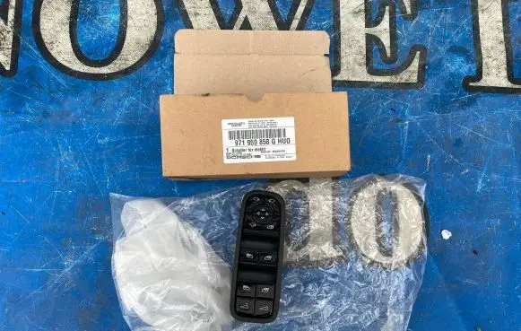 Porsche Panamera (971) Window control relay 971959858G 8056646734