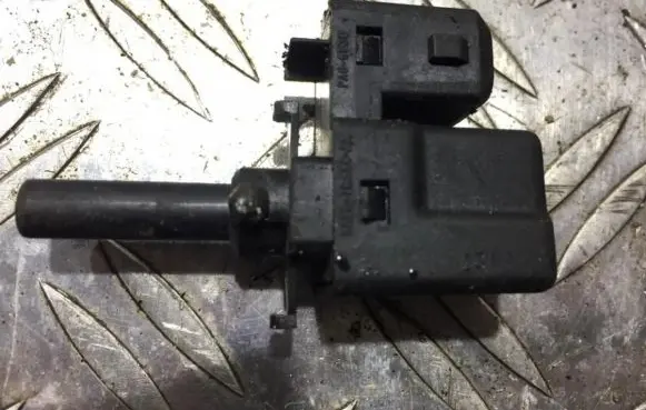 Brake pedal sensor switch